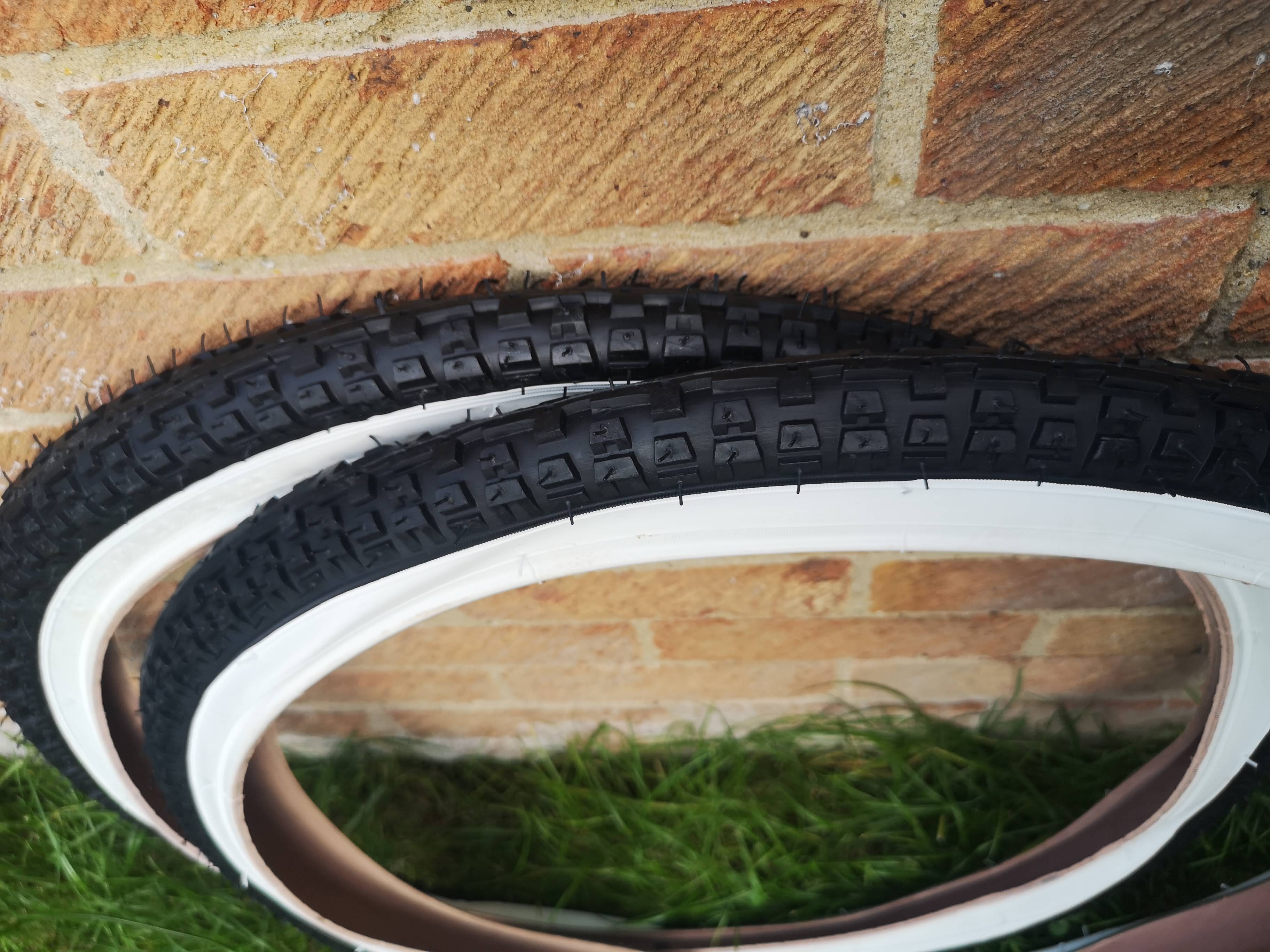 LS087 BLACK WHITEWALL MOUNTAIN BIKE TYRE TIRE 26 X 2 125 CurioUK ls087-black-whitewall-mountain-bike-tyre-tire-26-x-2-125-curiouk