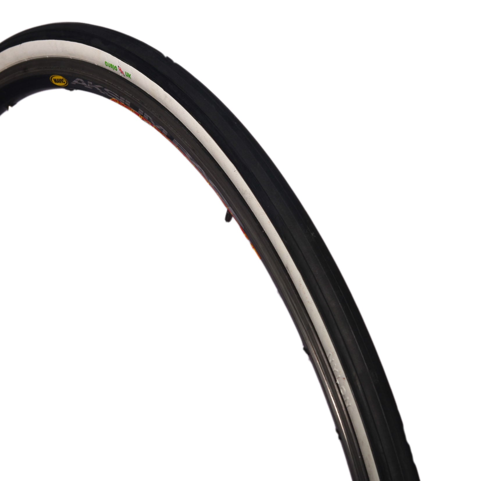 SA205 BLACK WHITE WALL 700 X 23 CLASSIC ROAD TYRE - With Aramid Puncture Protection