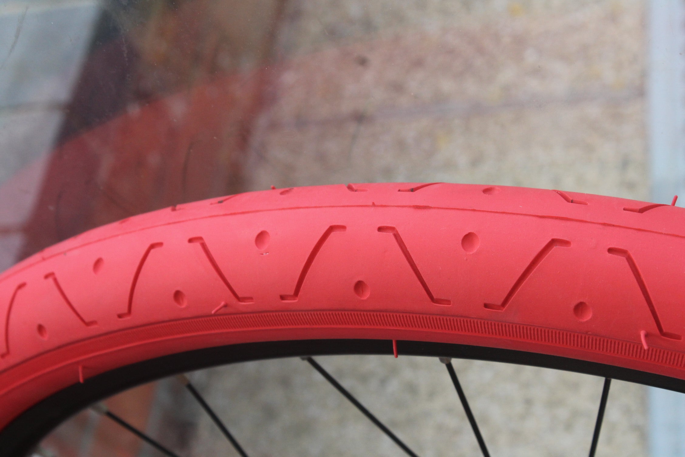 LS077 RED BICYCLE SLICK TYRE TIRE 26 X 2.10